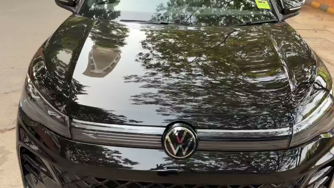 Workshop hood reflection