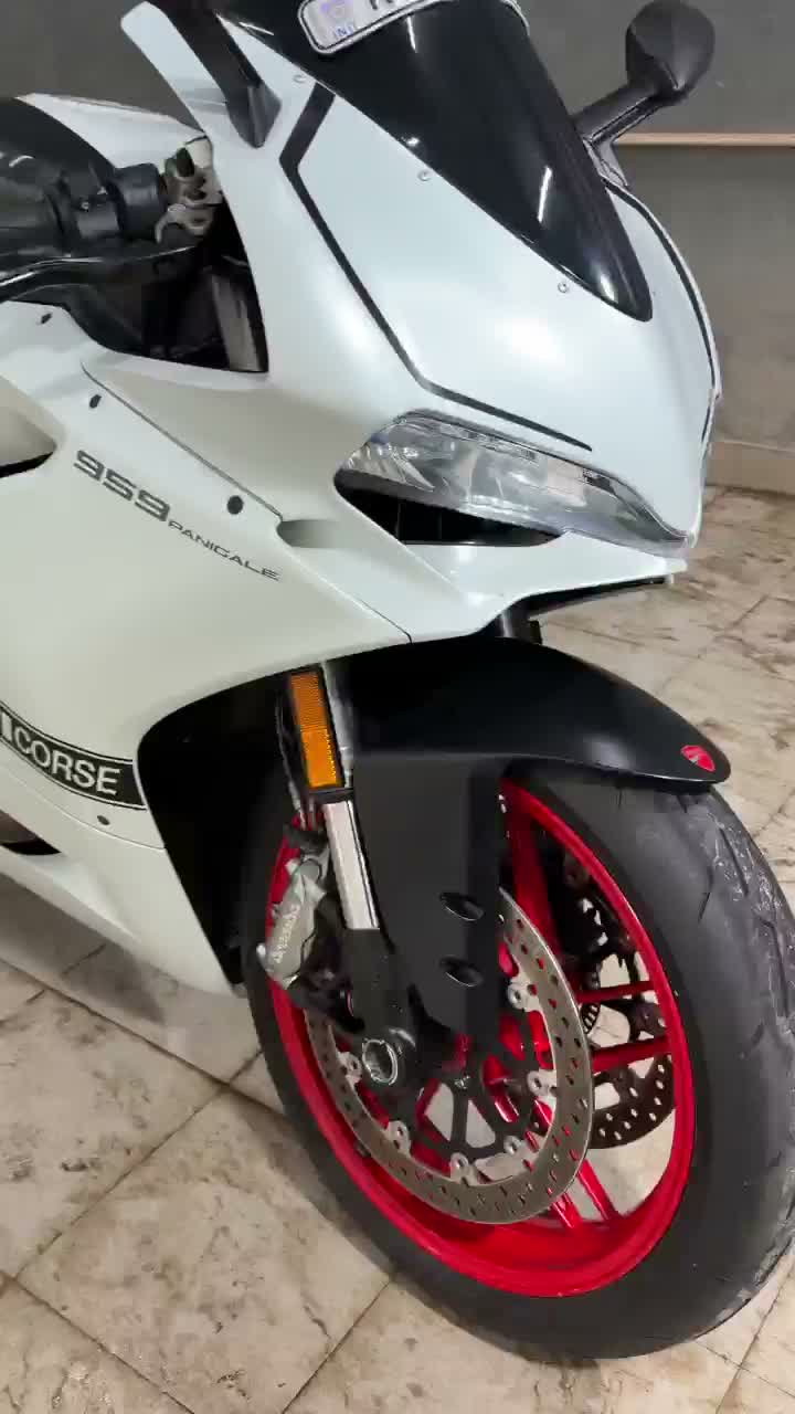 Final shine delivery moment